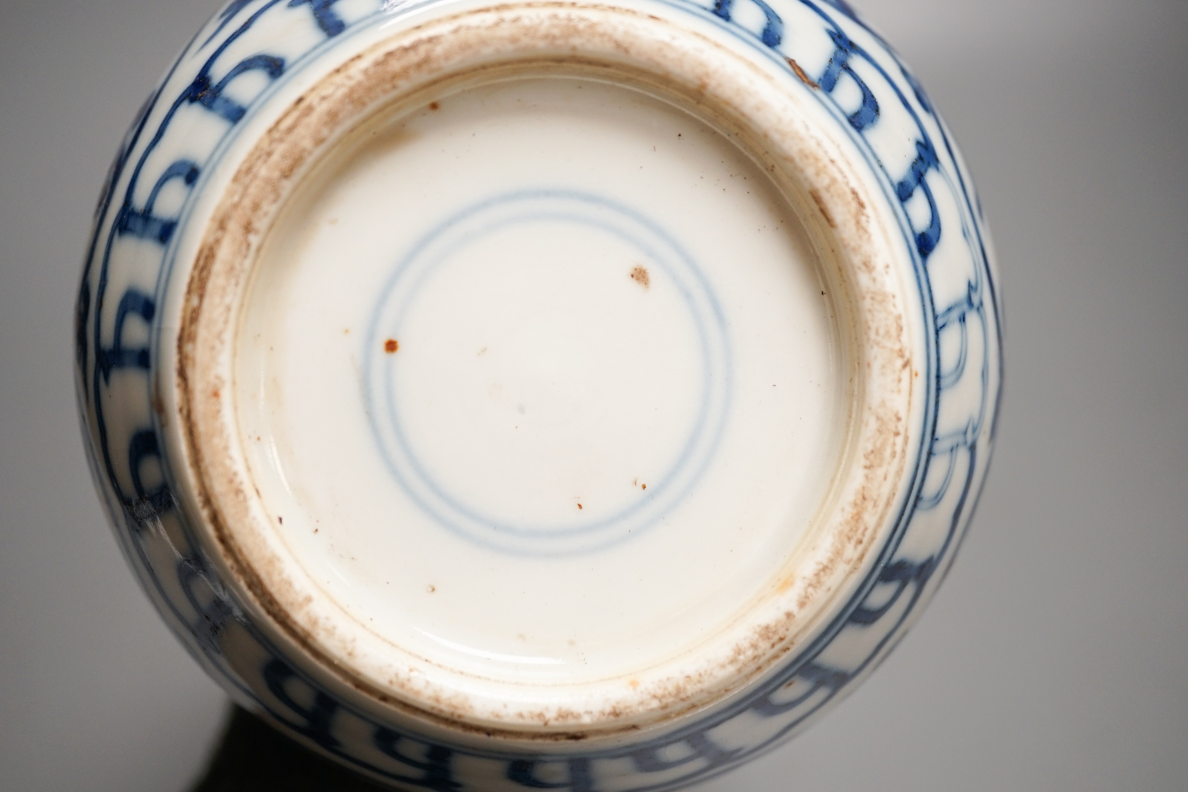 A Chinese blue and white double gourd vase 25cm